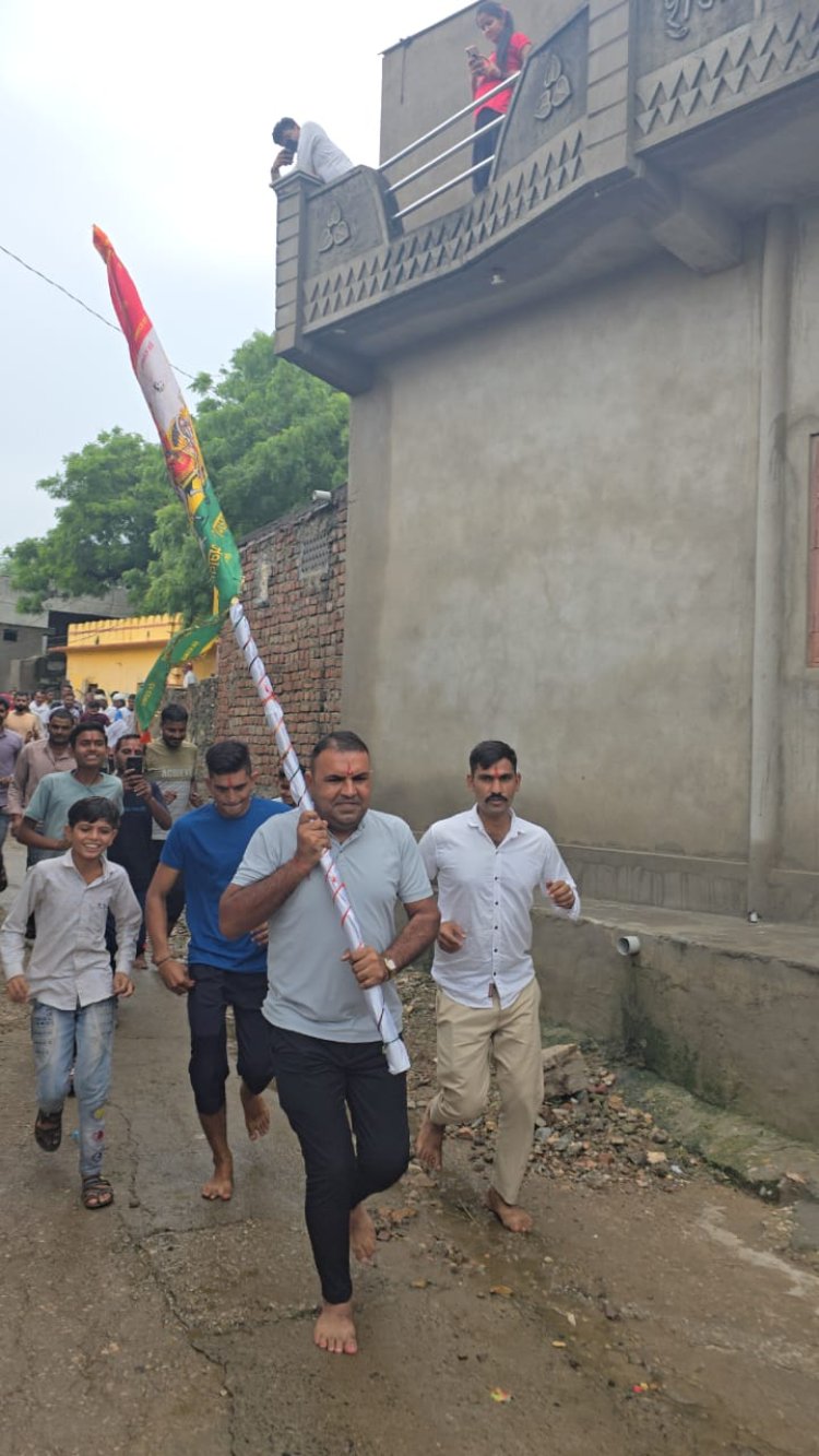 देवली उनियारा जनसेवक शिवजी सरोली ने किया देवधाम जोधपुरिया डाक निशान यात्रा का शुभारंभ।