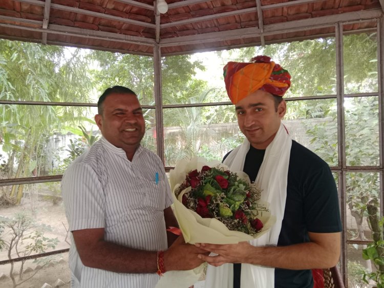 शिक्षाविद जनसेवक डॉ. शिवजी सरोली ने पुलिस अधीक्षक से की शिष्टाचार भेंट