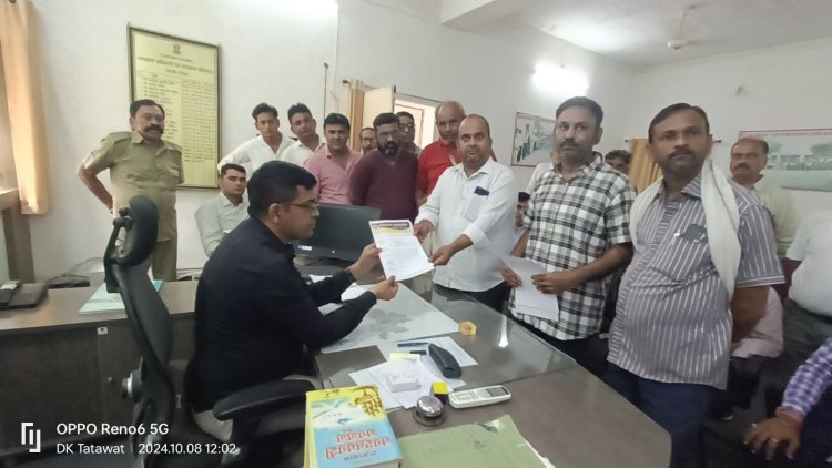 चोरी के मामले में कार्रवाई नहीं हुई, मुख्यमंत्री के नाम ज्ञापन सौंपा
