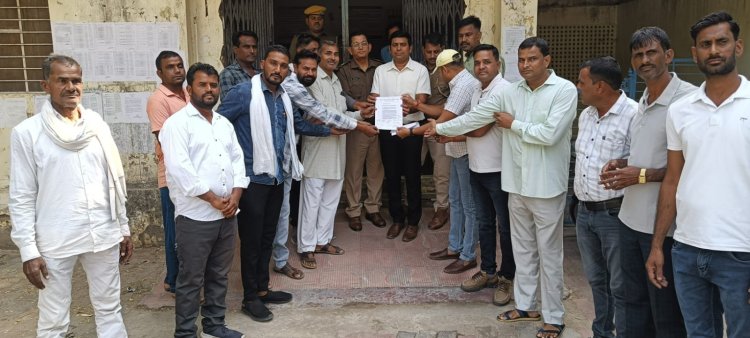 निष्पक्ष जांच की मांग, सरपंच संघ ने सौपा ज्ञापन