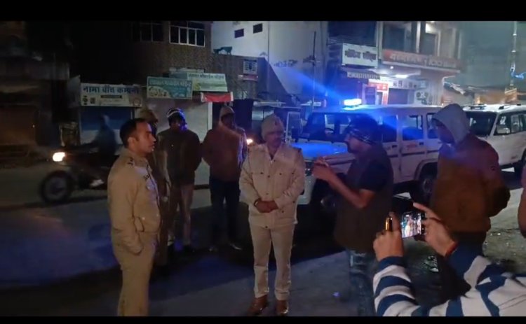 देर रात पहुंचे टोंक एसपी, बस स्टैंड समेत मौके पर जाकर ली जानकारी