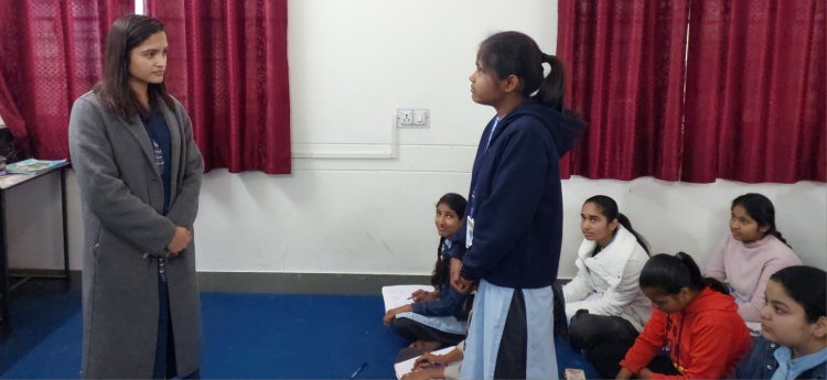 विद्यार्थी रुचि के विषय एवं कैरियर का चुनाव करें, निश्चित रूप से सफलता मिलेगी-डॉ. सौम्या झा