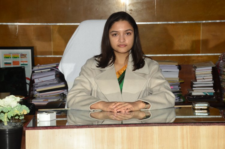जिला कलेक्टर डॉ. झा ने मृतकों के आश्रितों को 4 लाख की आर्थिक सहायता से लाभान्वित किया