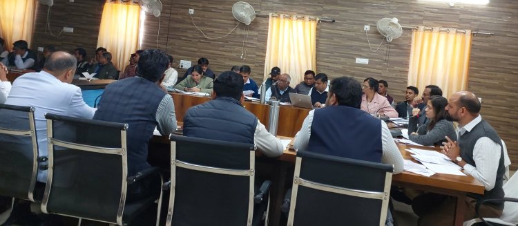 सभी बोरवेल एवं कुओं को ढकने की कार्यवाही सुनिश्चित करें-डॉ. सौम्या झा