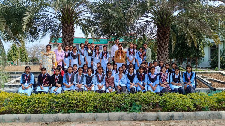 190 विद्यार्थियों ने किया फील्ड विजिट व औद्योगिक भ्रमण