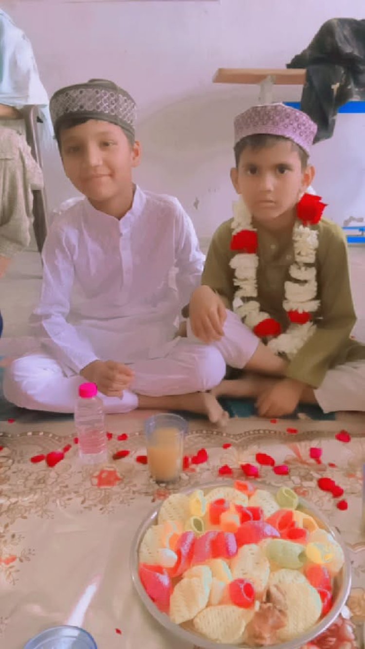रमजान का पाक महीना बड़ों के साथ नन्हे बच्चे भी रख रहे हैं रोजा मांग रहे हैं सुख शांति की दुआ