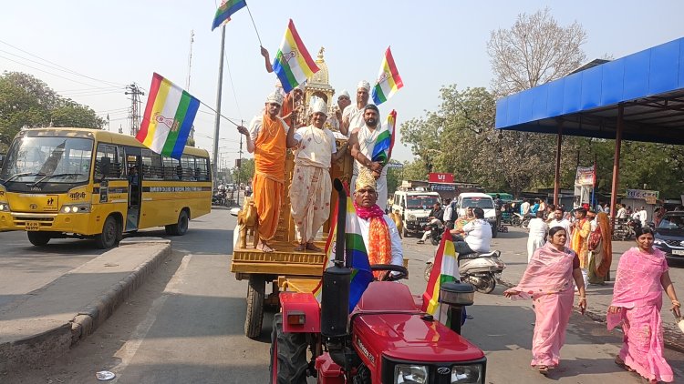 लघु पंच कल्याण महोत्सव घट व श्री जी की शोभायात्रा के साथ हुआ आयोजन
